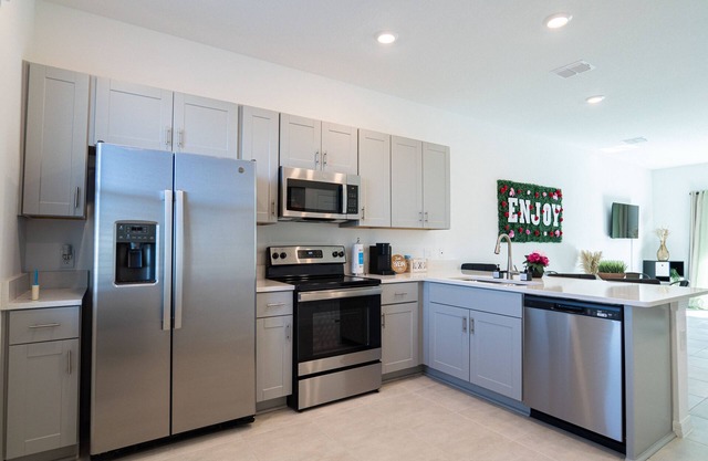 Dreamy Kissimmee Hideaway: 2Bed 2Bath Near Disneyn