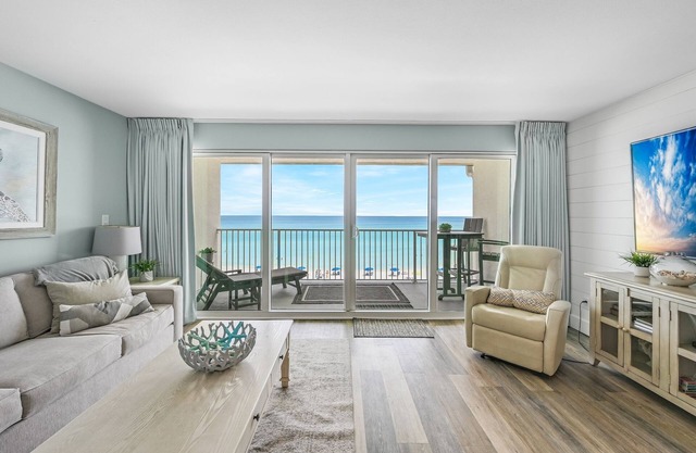 Dreamy Oceanfront Penthouse: Indulge in Luxury Spa, Panoramic Views & Beach Fun!