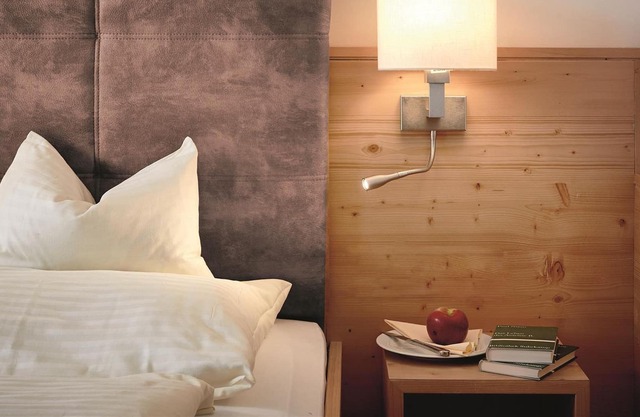 Dreibettzimmer, Dusche, WC - Hotel Platzl