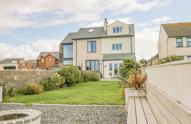 DRIFTWOOD, 23 ROA ISLAND, family friendly in Roa Island