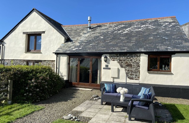 "Driftwood" A cosy cottage in Hartland, on the edge of Coastal path.