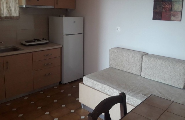 Drossia # 8 - One Bedroom Apartment, Sleeps 4