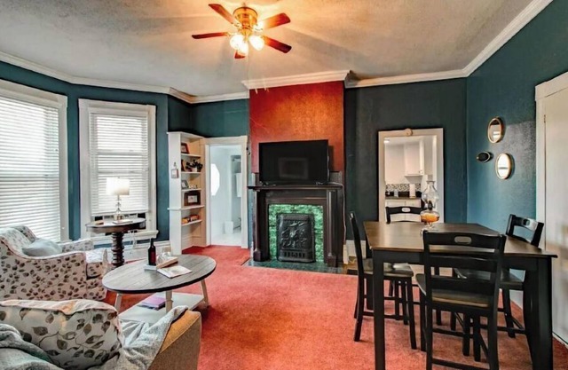 ❤DT Victorian Apt C❤~2br~Walk to DT/APSU~Firepit❤