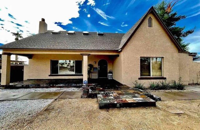 DTPHX Home - 10mins from Airport w/Heated Pool!