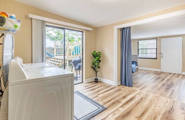 Dual Duplex Paradise ~ 2 Hot Tubs ~ River View