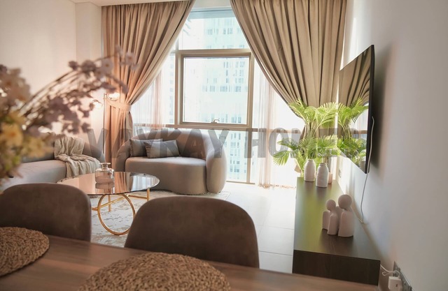 Dubai, 2bedroom, DIFC, rooftop pool, luxury, stylish, homey