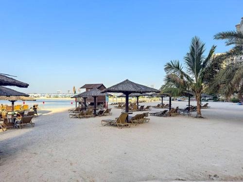 Dubai Stay with Pool, Gym, Beach Access Near Dining and Shops Too