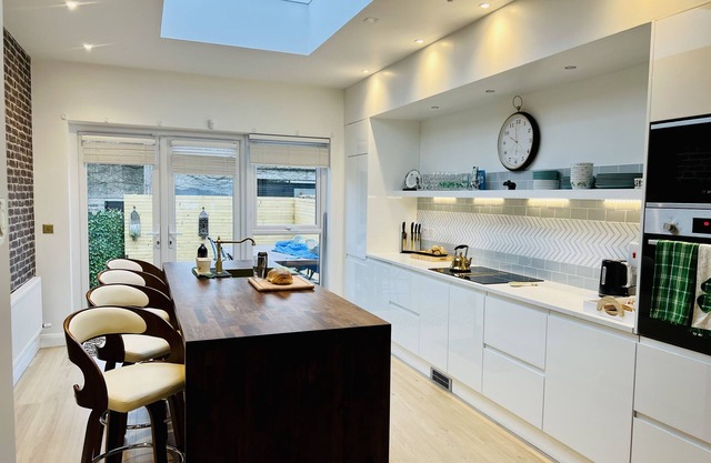 Dublin City Center: Gilligan House: Newly Renovated
