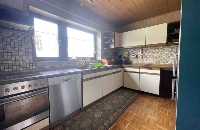 (DUG101) Large workers apartment/transitional apartment