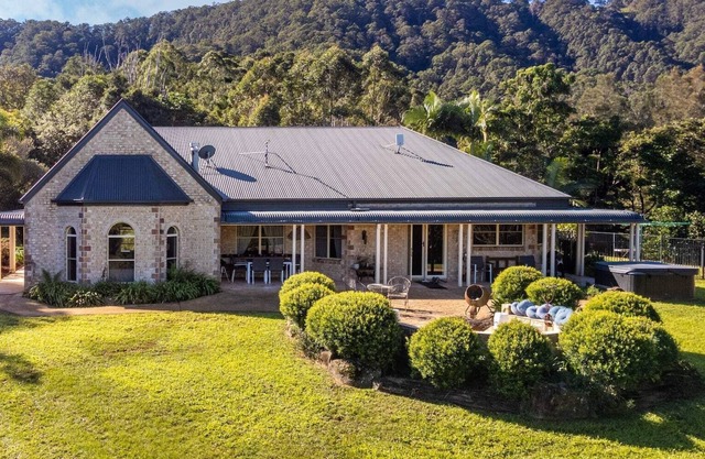 Dulguigan Downs - 4BR French Country Homestead