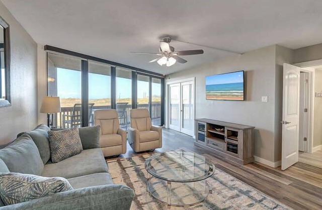 Dunes: 105 Beachfront Condo, 2 BR on the beach!