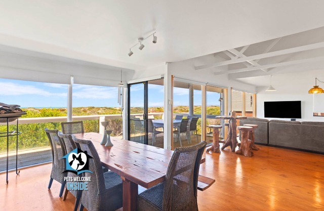 Dunes + Stunning Sea Views at Wolfgang’s Shack