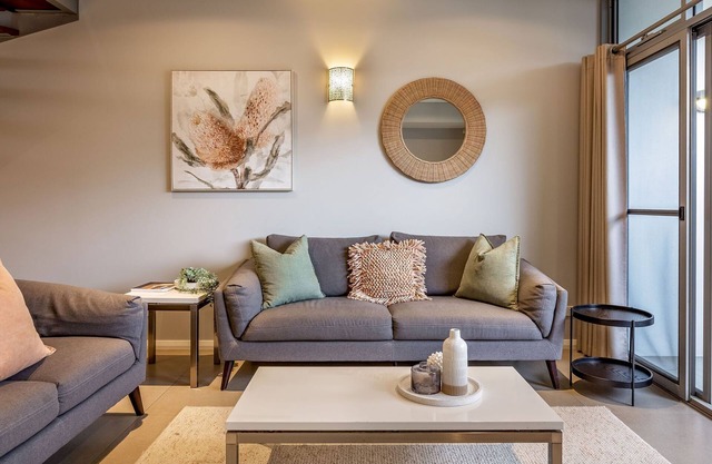 Dunnbay Deluxe Apartment: Central & Spacious Luxury, Full Linen,150m From Beach!