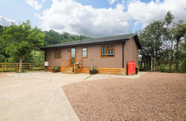 DUNROMIN, pet friendly, with a garden in Montgomery