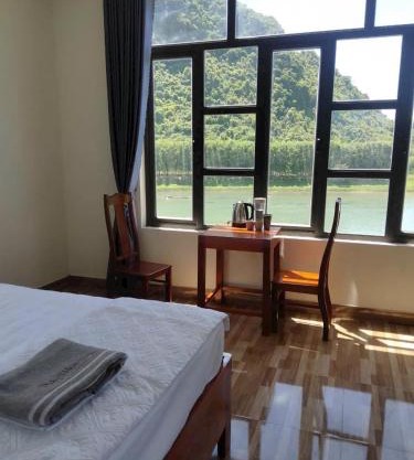 Duong Riverside Homestay