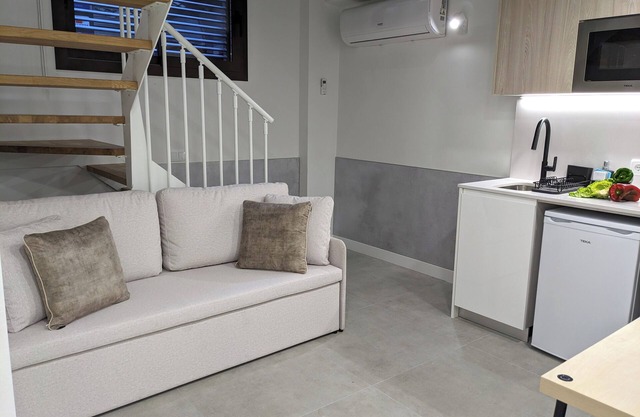 Duplex apartment next to FIRA GRAN VIA