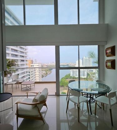 Duplex de Lujo nuevo con vista increible al centro y la playa