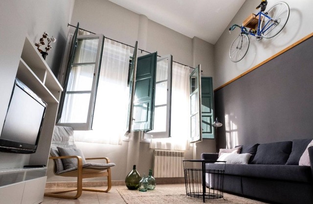 Duplex Home & Bike - Holiday Apartment Rental Girona | Bravissimo