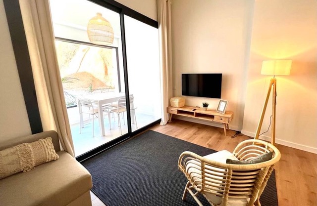 Duplex ideal families 200m beach and train