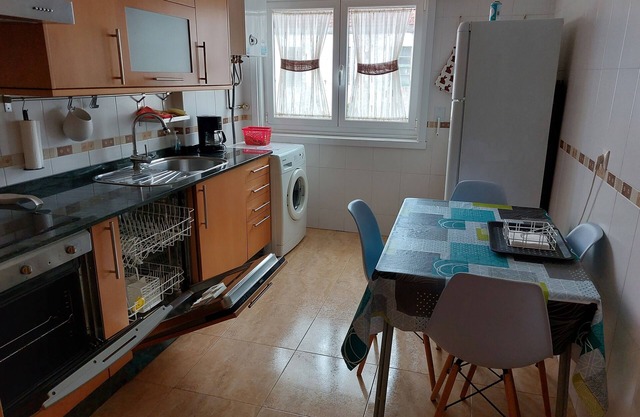 Duplex ideal for families. 4 bedrooms, 3 bathrooms. Excellent quality.