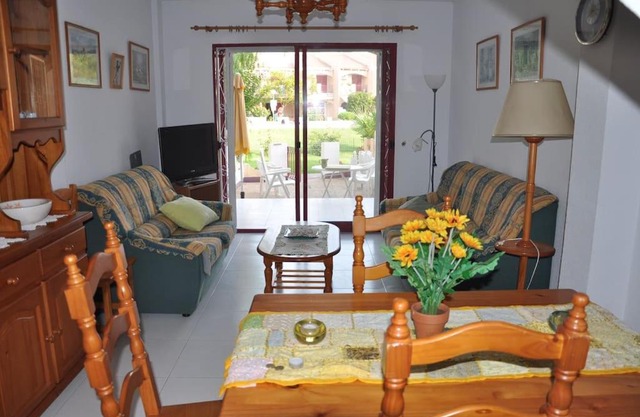 Duplex junto al Mar con Jardin y Piscina