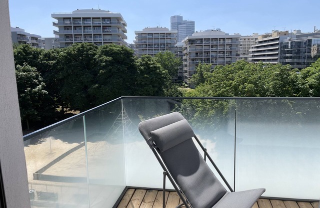 Duplex Neuf Plein sud 4 Chambres, Terrasse, 2 Mins Metro9, 8 Mins M10, rue Calme