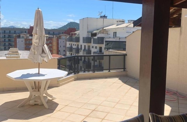 Duplex/Penthouse with 3 suites, 70 meters from the beach