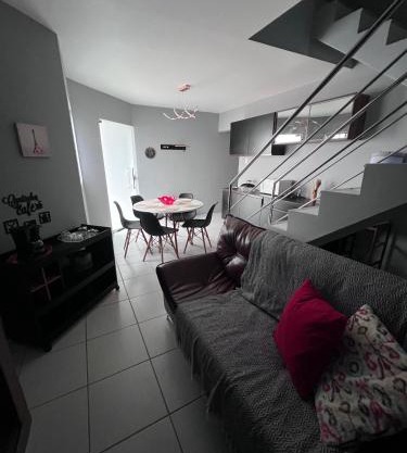 Duplex premium com garagem perto do centro 5 hósp.