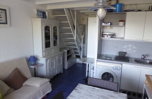 Duplex sleeps 4