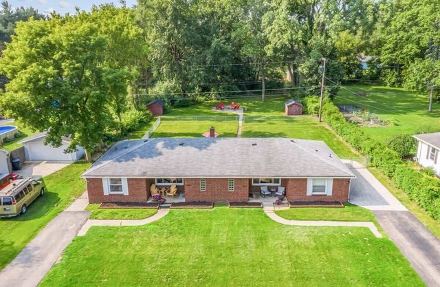 Duplex Style Home in Shelby Township | Sleeps 10+