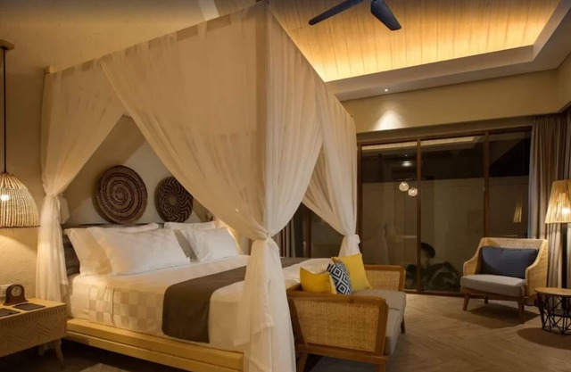 Duplex Villa with Private Pool and Beach Access 6