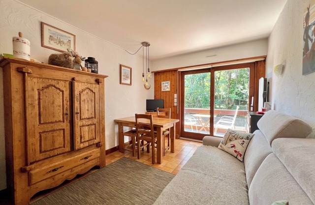 Duplex with bedroom & bathroom in a quiet area close to gondola and city center