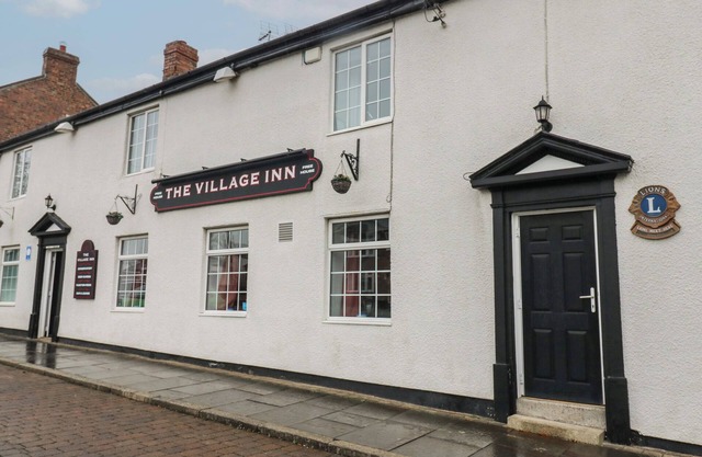 DURHAM CASTLE ROOM, pet friendly in Murton, County Durham