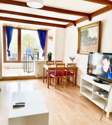 Düsseldorf Messe, 2-bedroom Duplex Apartment with Terrace and Garden