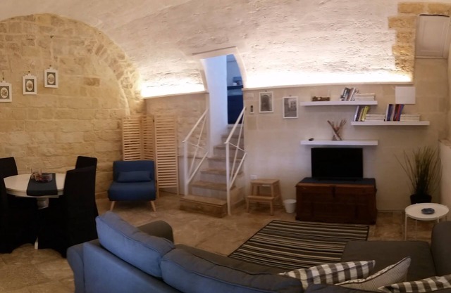 DWELLING SIMONA THE CATHEDRAL WITHIN WALKING DISTANCE VACATION HOME TRANI ITALY