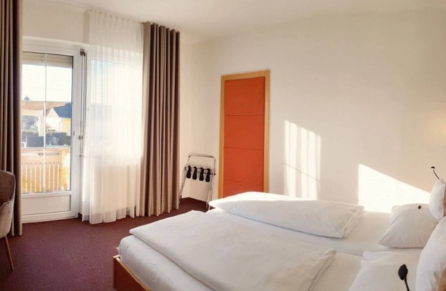DZ Sonnenseite mit Balkon ab 3 Nächtehalbpension - Hotel-restaurant Teuschler-mogg