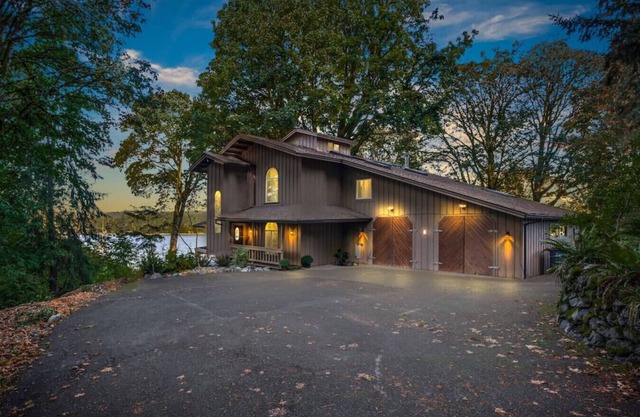 Eagle's Lookout Lodge w/Hot Tub