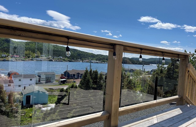 Eagle’s Nest Luxury Vacation Rental with Hot Tub in Brighton, NL.