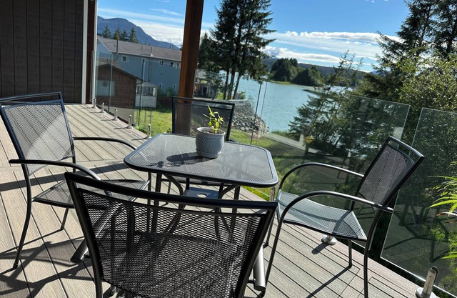 Eagle’s Nest River View. Newly constructed, walking distance to the Airport.