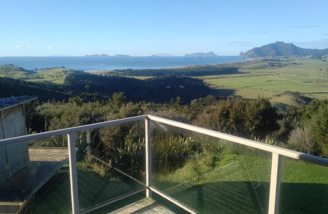 Eagles Rest: Unwind, Relax with Nature & Breathtaking Ocean and Mountain Views
