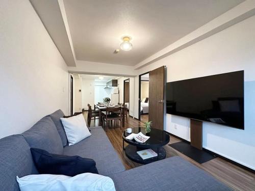 Earls Court - Apt for 14 Ppl Great Location In a Quiet Area
