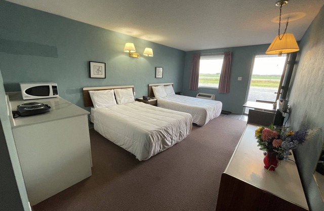 Earlton Motel