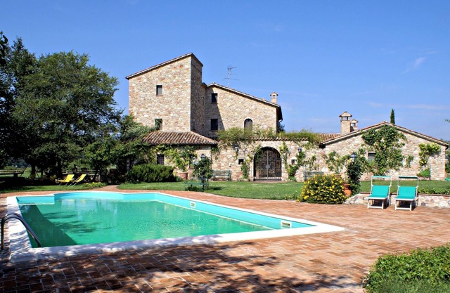 EARTHQUAKE COUNTRY HOUSE # 1 "Il Boschetto"