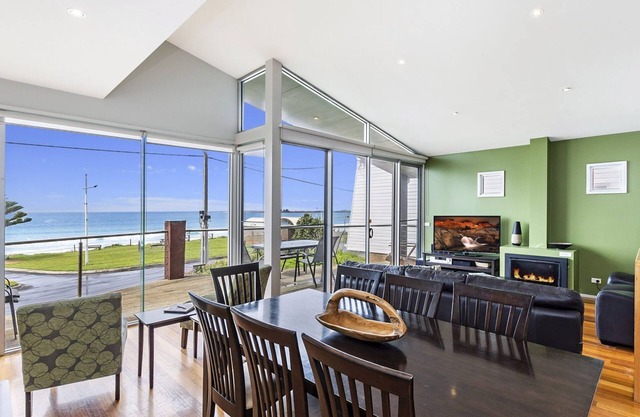 East Beach living in Port Fairy