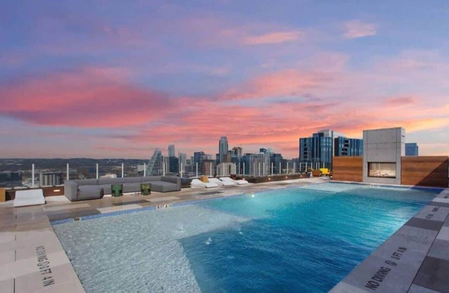 East Cider |Heated Rooftop Pool| Lux by Barclé Group