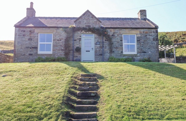 EAST CROSSTHWAITE COTTAGE, family friendly in Middleton-In-Teesdale