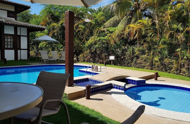 East facing, close to everything, 2 parking spaces, swimming pools, elevator, air conditioning, balcony