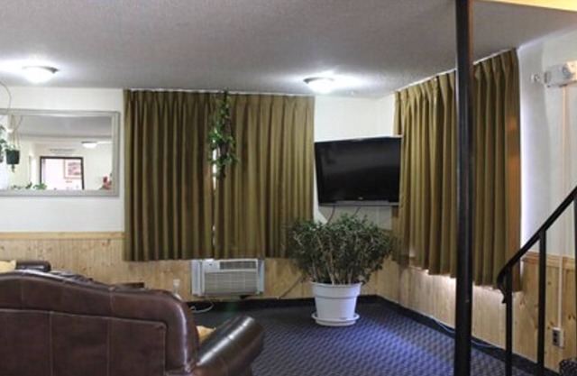 East Grand Inn