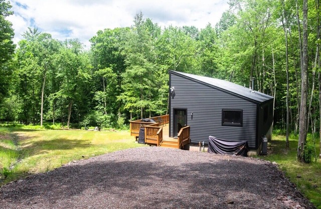 East Hill - Modern + Private near Livingston Manor