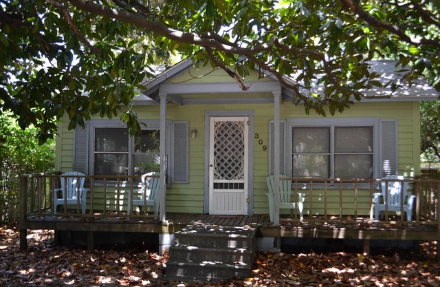 East Lodge - Group Friendly! Free Wifi and Cable TV included